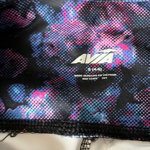 Avia Women's Active Performance
Legging Capri Pants Size S (4-6) Multi Color - Picture 7 of 12